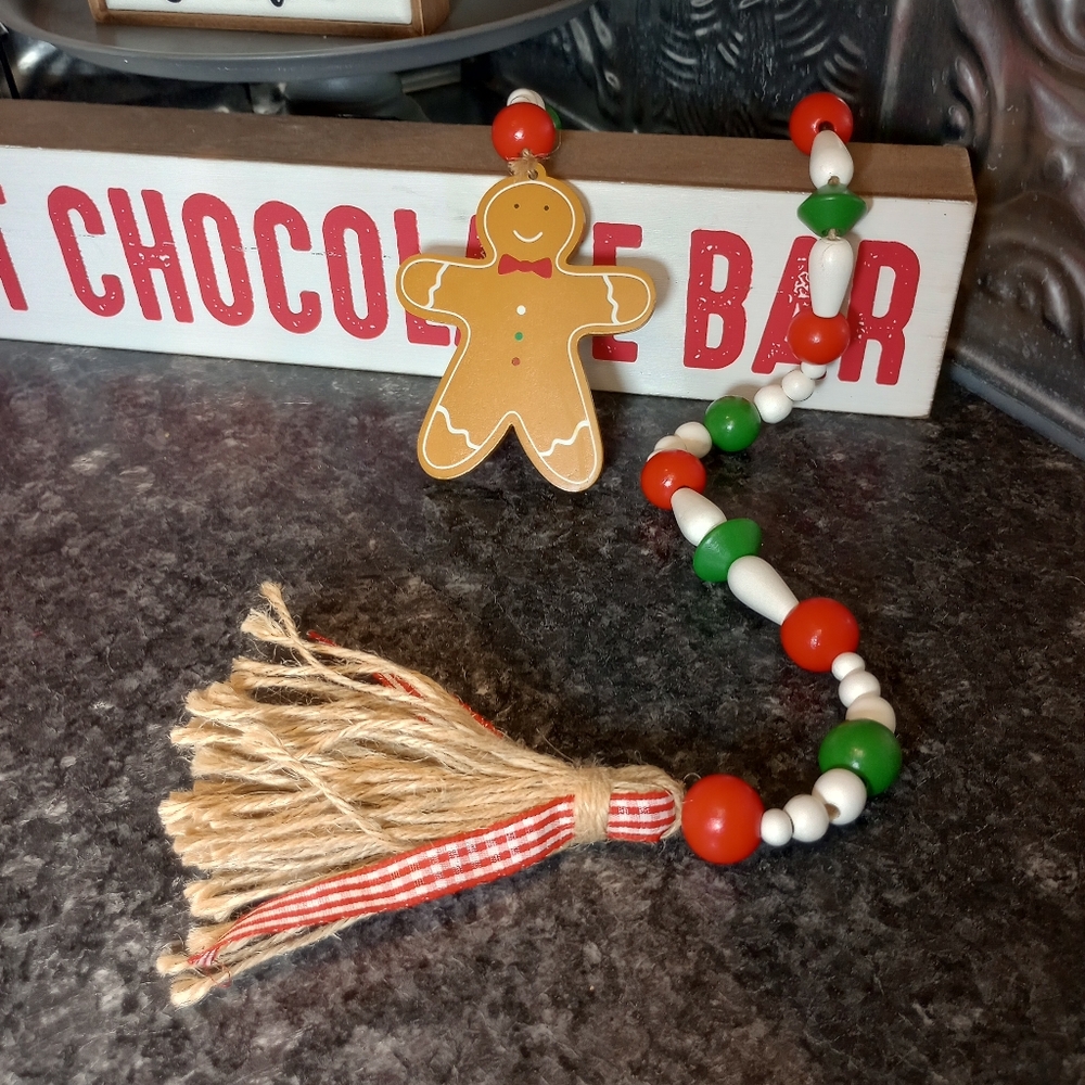 Gingerbread Man Holiday Garland Twine Tassel Wooden Christmas Balls Red & Green